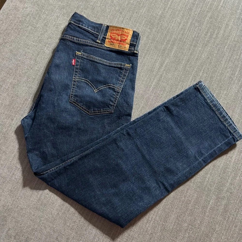 Levis 505 Regular Fit Dark Wash Indigo Jeans Mens 38x30 Straight Leg Stretch